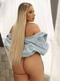 Sexy blond sana tabous