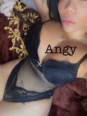 Angy sexy  gros seins naturels