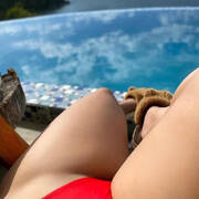 Chatte très HUMIDE 69