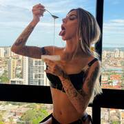 Victoria Parker (Photo #9)