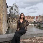 Victoria Parker (Photo #1)