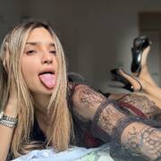 Pamela (Photo #7)