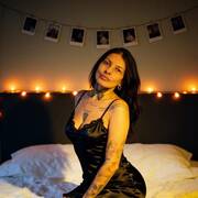 Gabriela Souza (Photo #7)