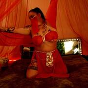 Julia ~  les mille et une caresse