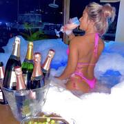 Paty hot anal (Photo #4)