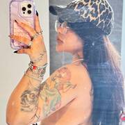 Julie (Photo #16)