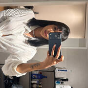 Laura (Photo #11)
