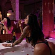 Valentina (Photo #2)