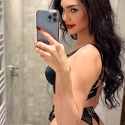 Kendal Ts (Photo #2)