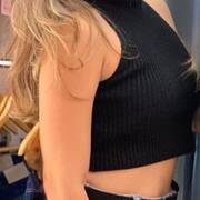 Laura (Photo #10)