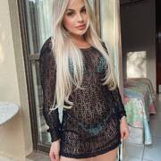 Isabelle super girlfriend