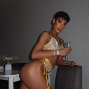 Zahia HOT
