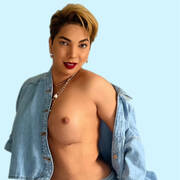 Alexia (Photo #1)