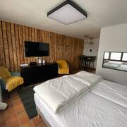 Studio location (Photo #7)