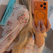 Laura (Photo #14)