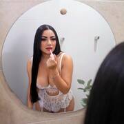 Isabella (Photo #17)