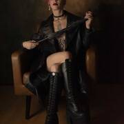 Dominaphrodite (Photo #10)