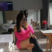 Lavinia Hot