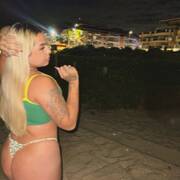 Laura (Photo #13)