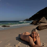 Laura (Photo #16)
