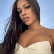 Charlotte est arrivée récemment. (Photo #1)