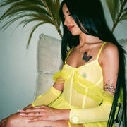 Sarah (Photo #8)