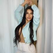 Julia (Photo #1)