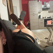 Laura (Photo #3)