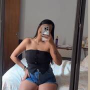 Mavi Femme brésilienne