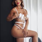 Amira super chaude