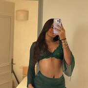 Stefany Almeida (Photo #24)