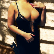 Nora (Photo #1)