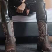 Le voisin pervers est de retour (Photo #1)