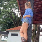 Le voisin pervers est de retour