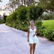 Caroline (Photo #1)
