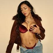 Alyssa (Photo #11)