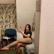 Andrea complacent (Photo #5)