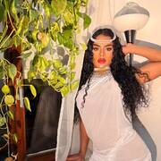 Isabella (Photo #11)