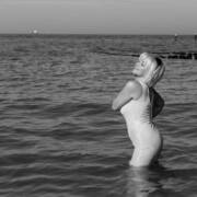 Anne Valerie (Photo #14)