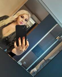 Julia independent escort