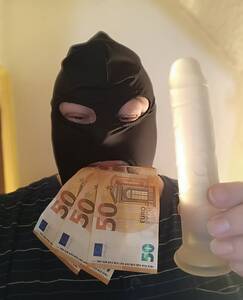 A vos pieds mesdames