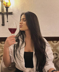 Yvy sexy girl