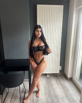 MANU HOT