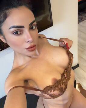Anitta Petite
