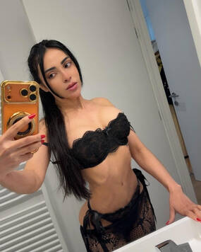Anitta Petite