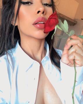 Liz super sexy