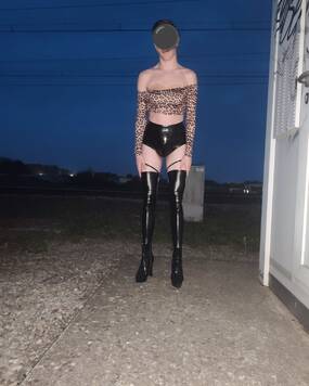 Chloe_sm69