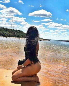 Beatriz Enceinte 8 mois