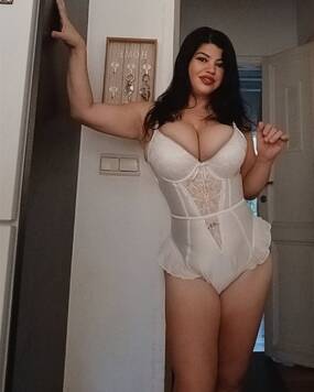Alice big boobs
