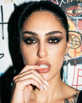 YASMINE